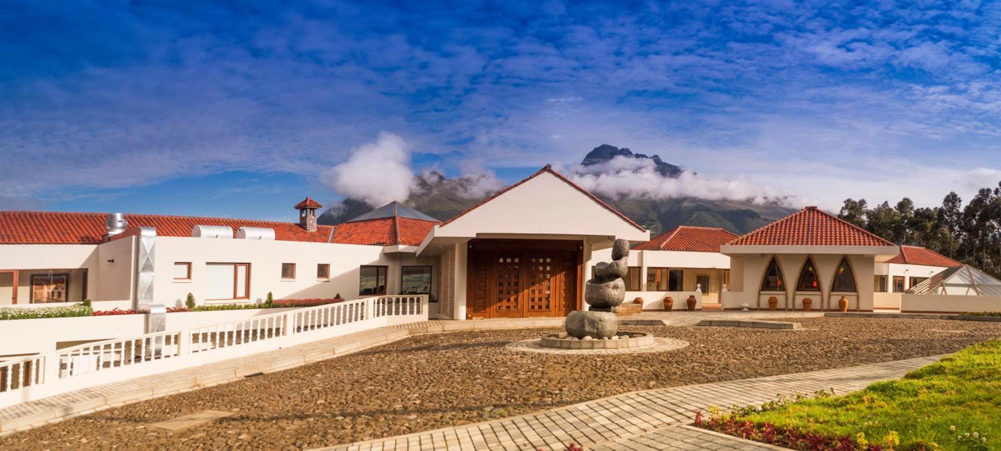 Hotel Medina Del Lago Отавало Экстерьер фото