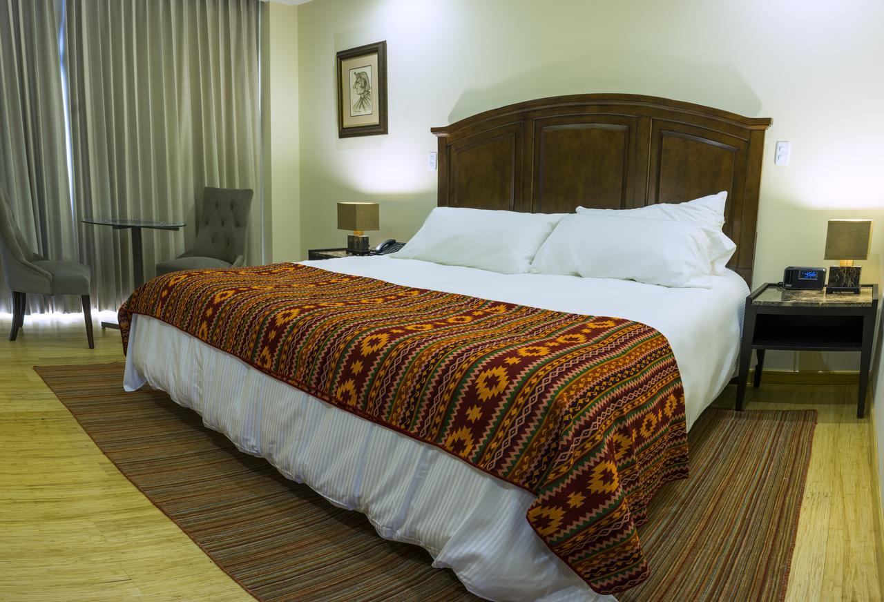 Hotel Medina Del Lago Отавало Экстерьер фото