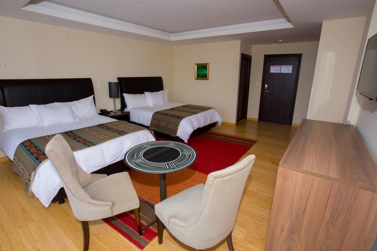 Hotel Medina Del Lago Отавало Экстерьер фото